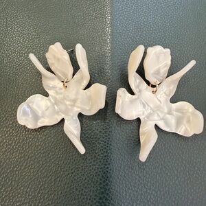 Lele Sadoughi small paper lily earrings